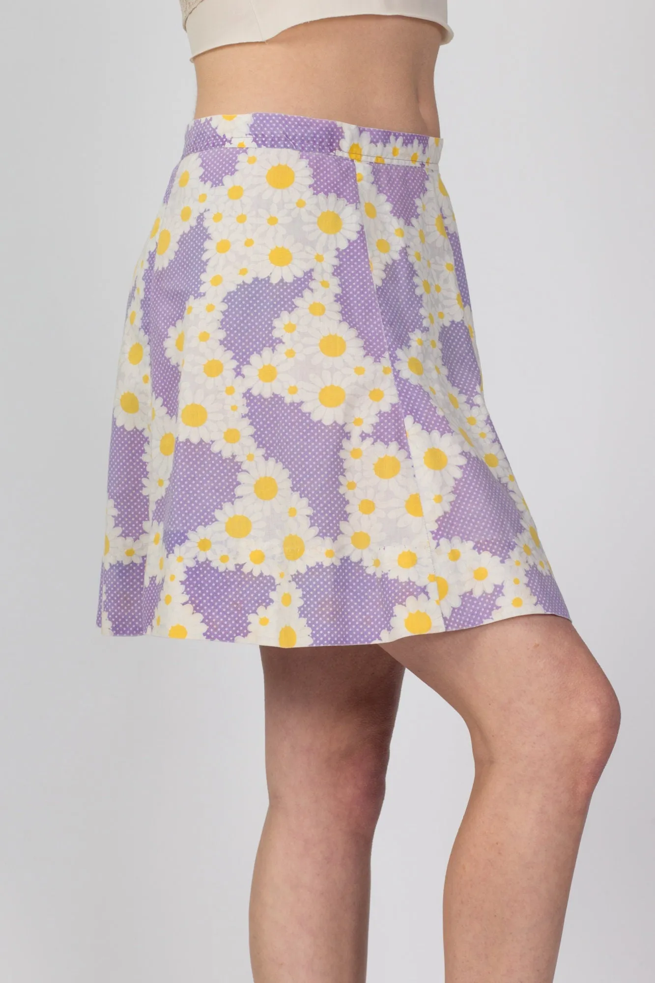 70s Handmade Daisy Floral Mini Skirt - Medium, 30"