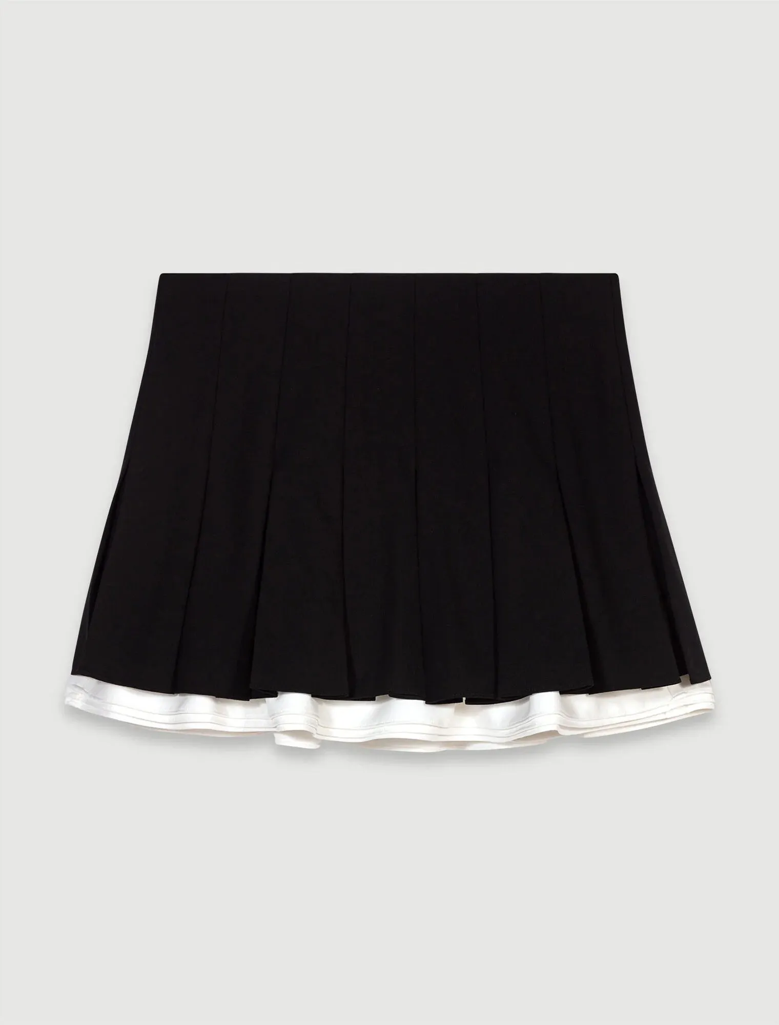 Dual-material pleated skort